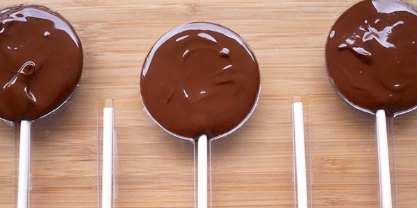 Clase abierta en San Luis: figuras de chocolate para el día del niño