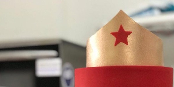 Torta Mujer Maravilla: clase demostrativa