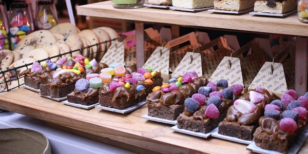 Tortas y cupcakes en la feria Masticar