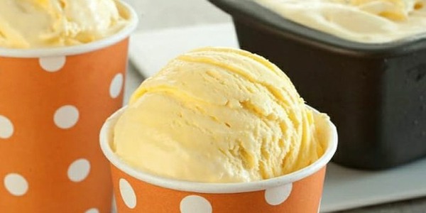 Helado casero de mango tropical