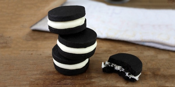 Alfajorcitos de cacao tipo Oreo