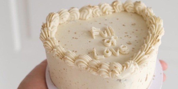 Clase de mini torta corazón con buttercream 