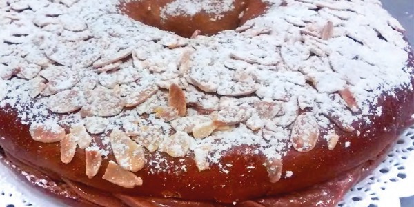 Rosca con café y pasta de avellanas